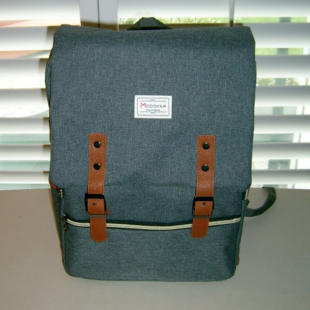 Modoker Laptop Backpack, NEW WITHOUT TAG